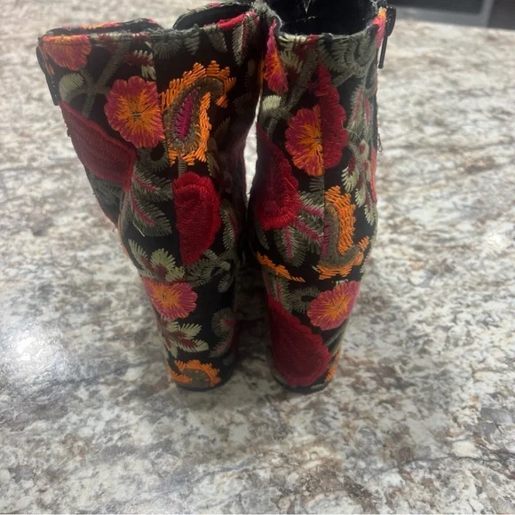 Vtg 90s Y2K Floral and Paisley Embroidered Black Boots sz 6 By Wild Diva - Picture 4 of 7